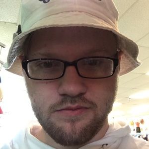 Meet your Posher, Cole